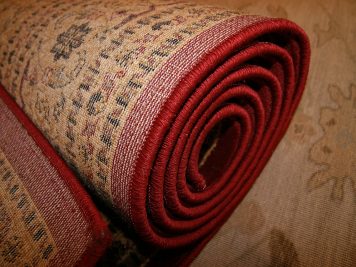 Tapis et couvertures : comment en assurer le nettoyage ?