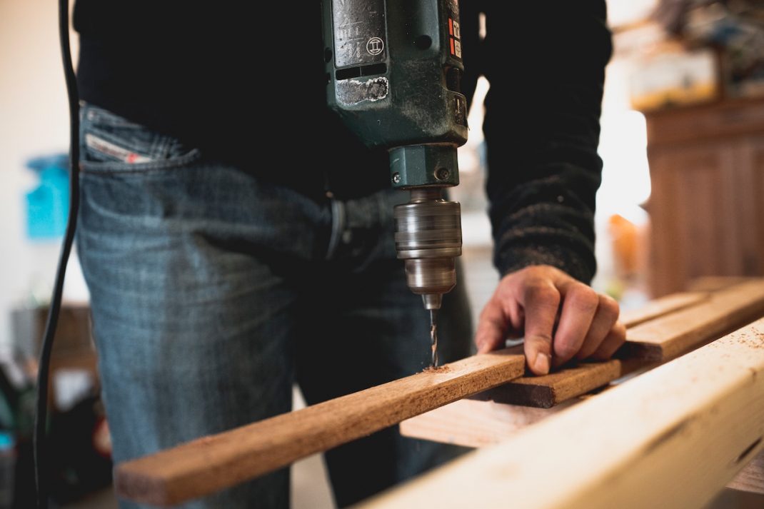 Les meilleurs moyens de réaliser les travaux de menuiseries extérieures et intérieures