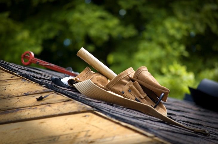 Les essentiels à savoir concernant le nettoyage de la toiture de la maison