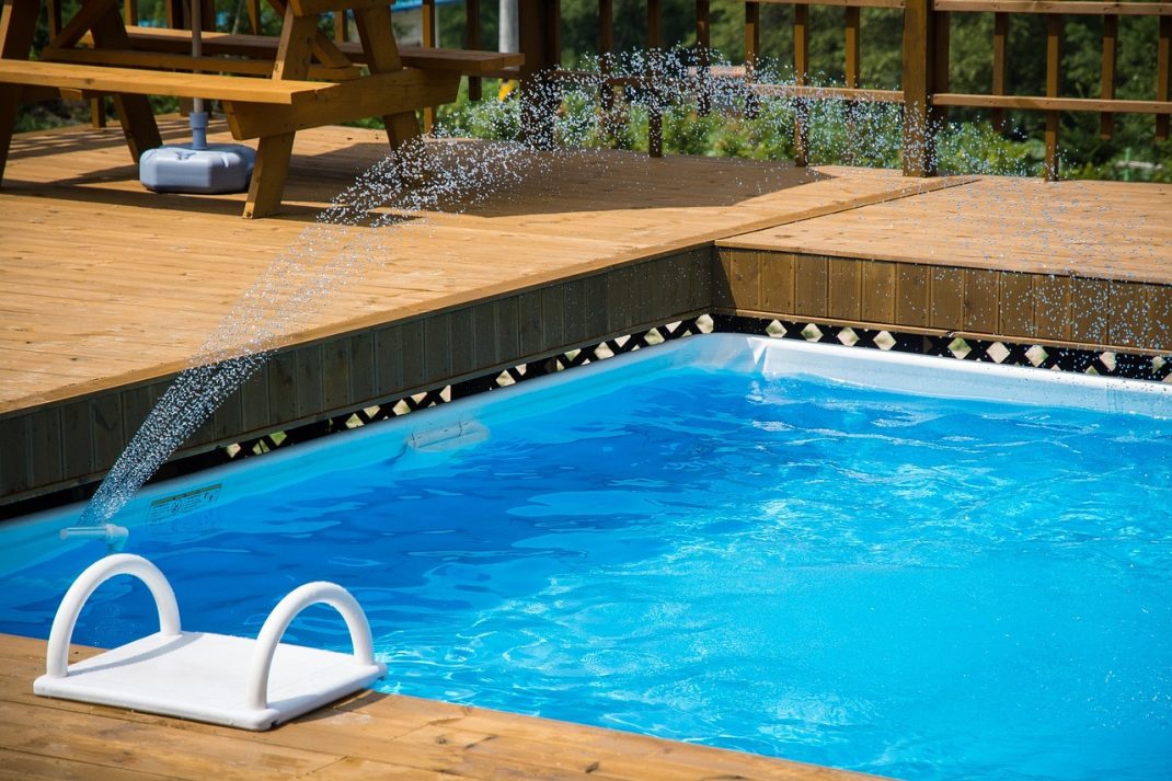 Comment réparer une fuite au niveau de la piscine ?